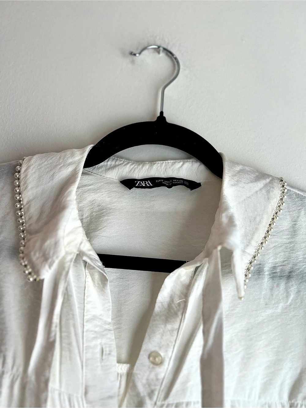 Zara pearl collar White Button Down Blouse Size Medium Like New